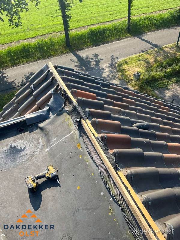Kosten dakgoot vervangen: werkzaamheden aan dakrand in Olst Kosten dakgoot vervangen: werkzaamheden aan dakrand in Olst