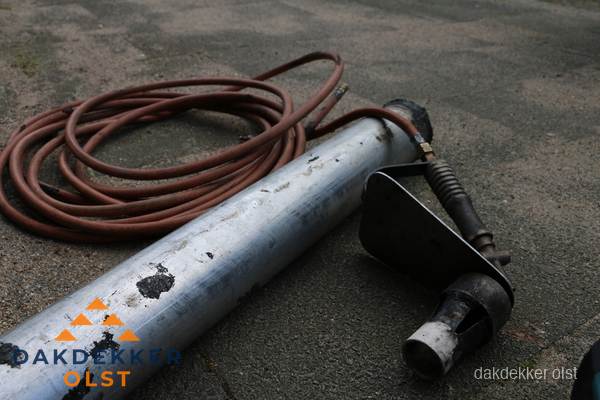 Dakdekker gasbrander en gereedschap voor spoedklus in Olst Dakdekker gasbrander en gereedschap voor spoedklus in Olst