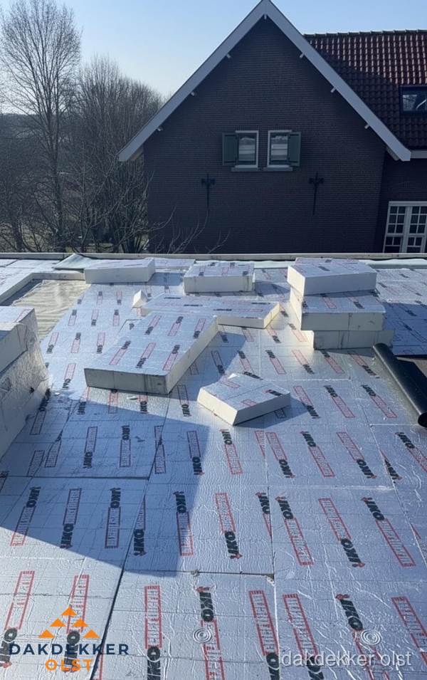 IKO PIR isolatieplaten op plat dak in Olst