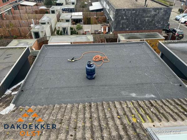Dakrenovatie afgerond met nieuwe bitumen dakbedekking in Olst Dakrenovatie afgerond met nieuwe bitumen dakbedekking in Olst