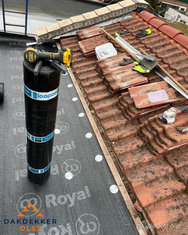 Dakschade herstel: pannendak renovatie in Olst Dakschade herstel: pannendak renovatie in Olst