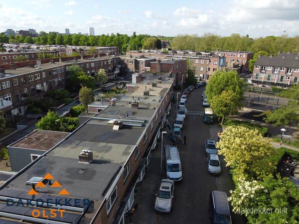Luchtfoto dakinspectie woonwijk in Olst Luchtfoto dakinspectie woonwijk in Olst